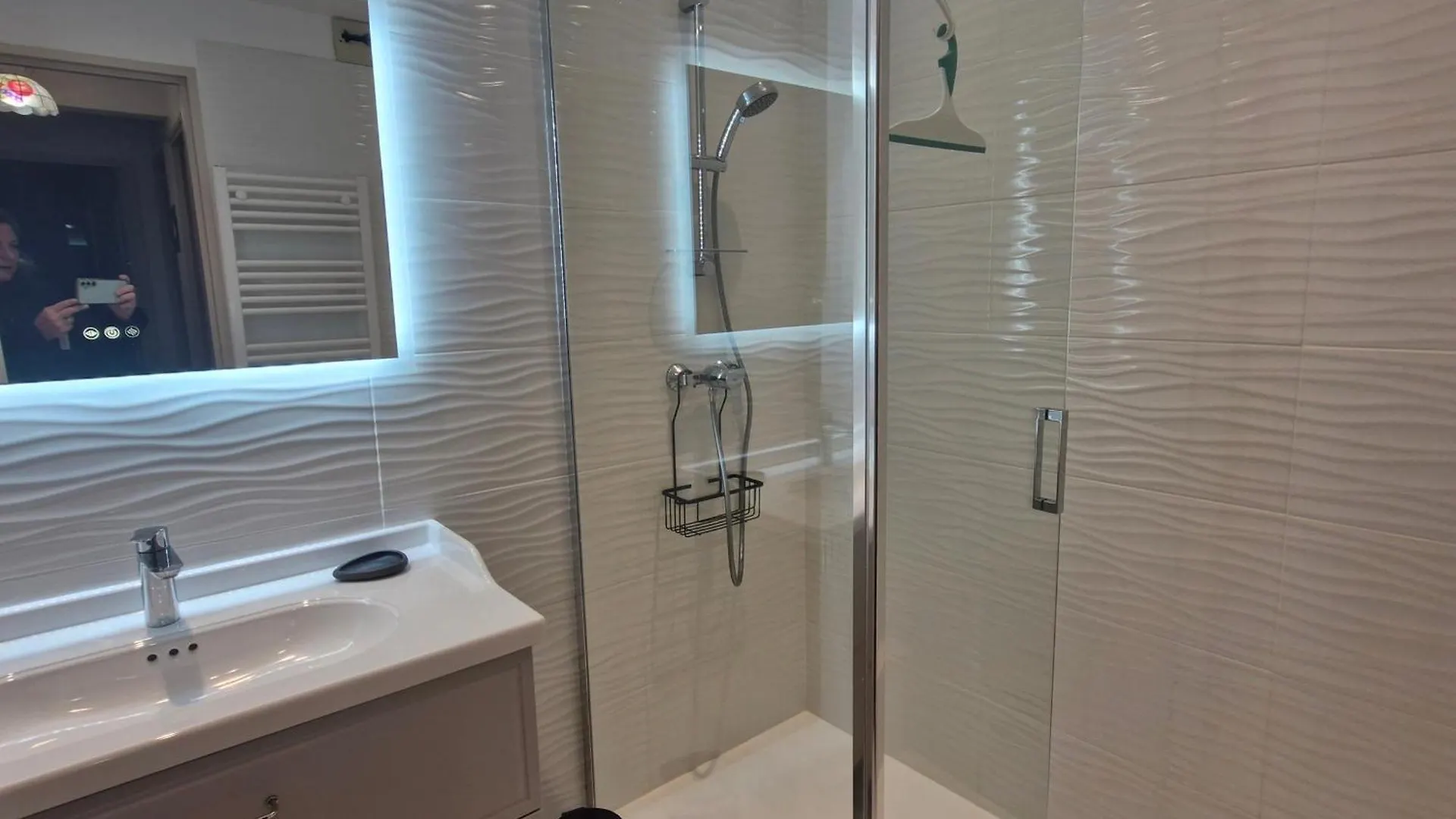 Sainte-Maxime : Appartement Moderne Pour 4 Personnes - Fr-1-780-86 Apartment