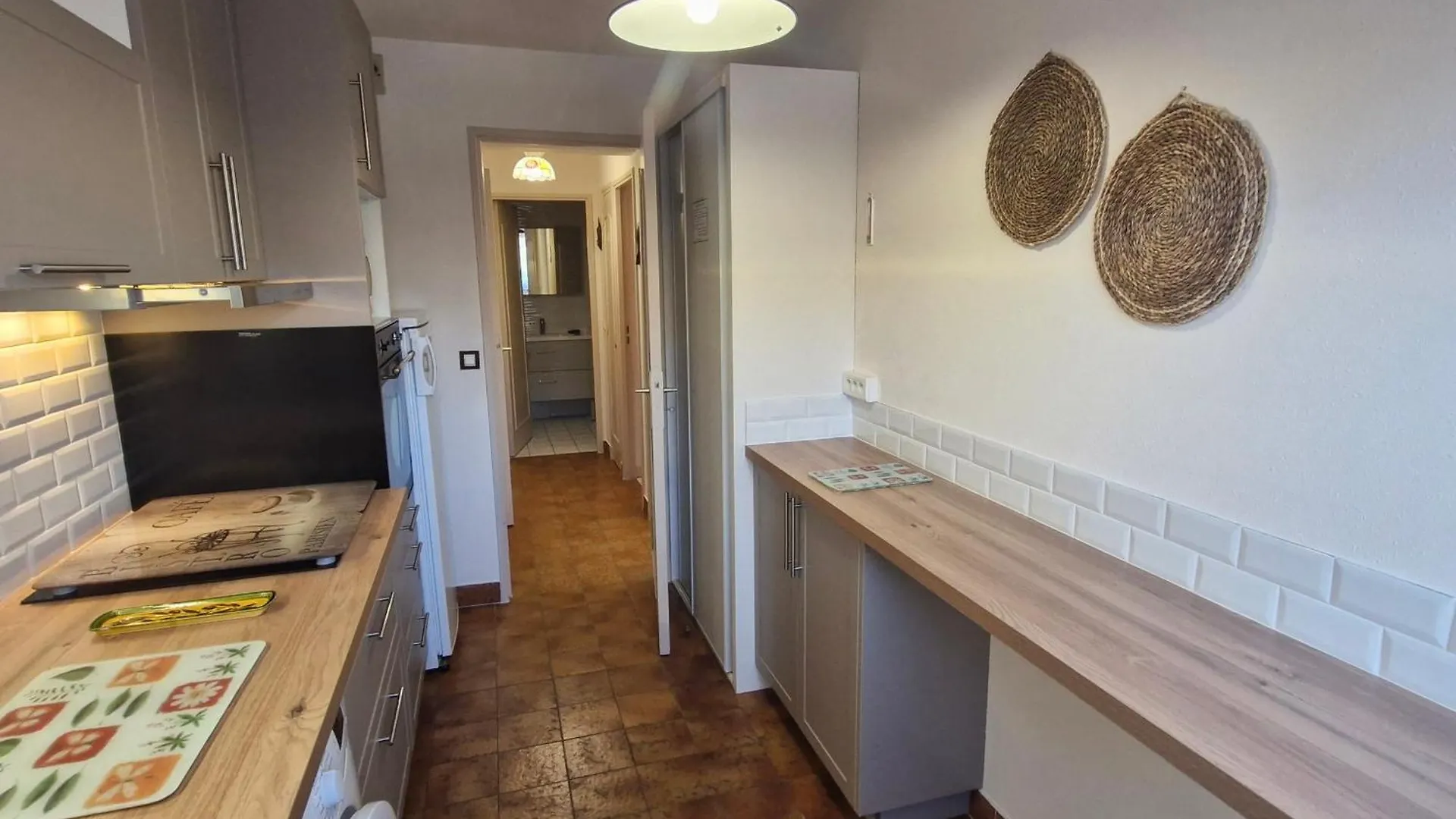Apartment Sainte-Maxime : Appartement Moderne Pour 4 Personnes - Fr-1-780-86