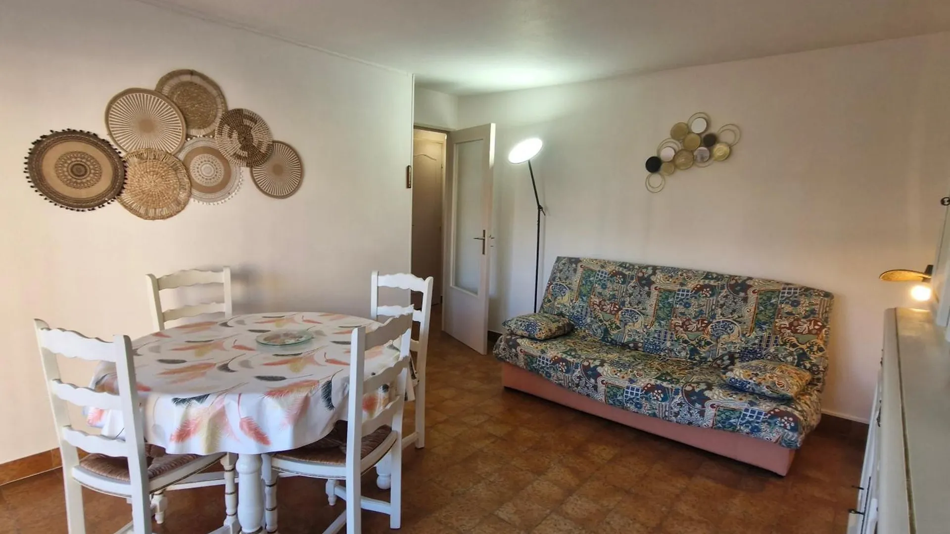 Sainte-Maxime : Appartement Moderne Pour 4 Personnes - Fr-1-780-86