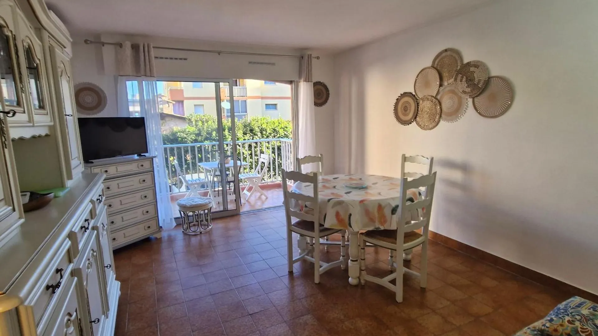 Apartment Sainte-Maxime : Appartement Moderne Pour 4 Personnes - Fr-1-780-86