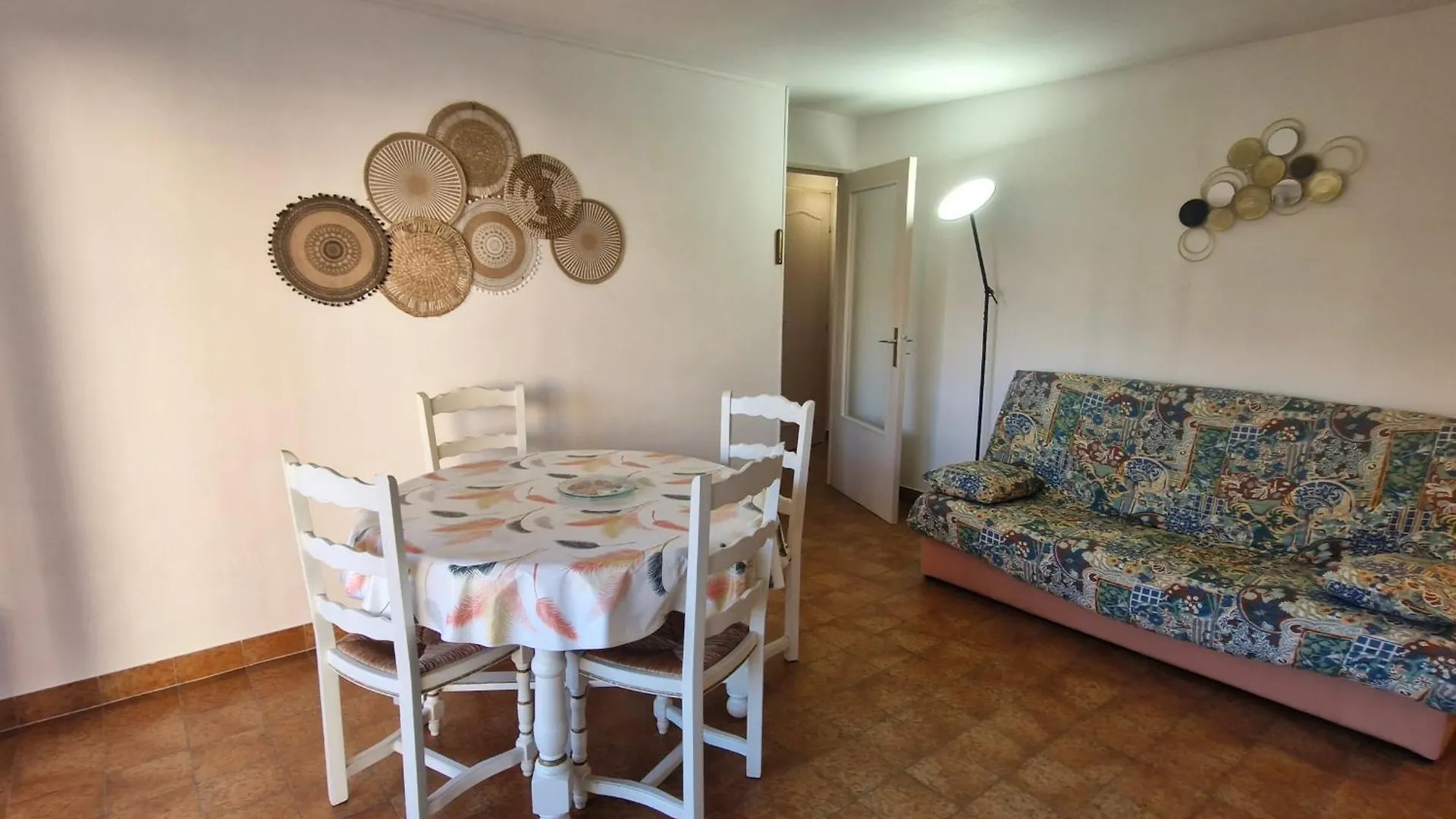 Sainte-Maxime : Appartement Moderne Pour 4 Personnes - Fr-1-780-86 0*,