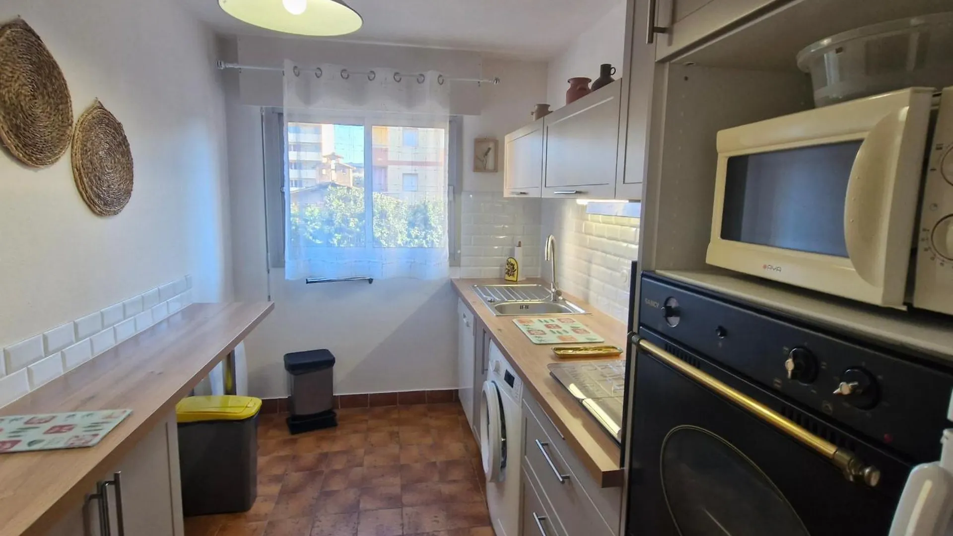 Sainte-Maxime : Appartement Moderne Pour 4 Personnes - Fr-1-780-86