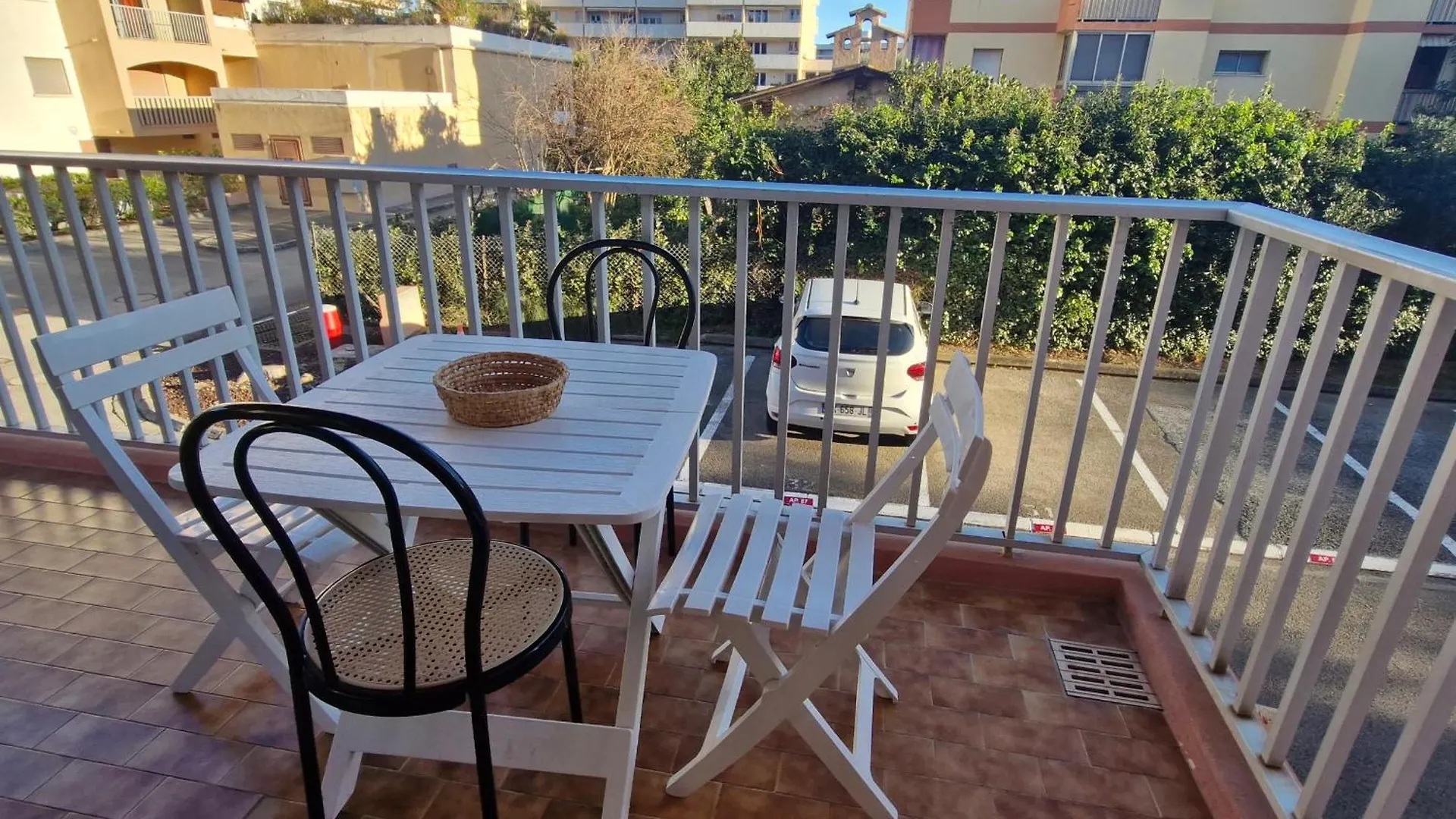 Apartment Sainte-Maxime : Appartement Moderne Pour 4 Personnes - Fr-1-780-86